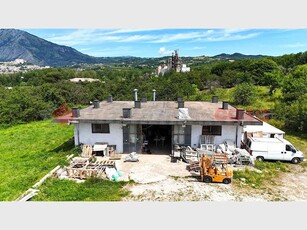 Terreno edificabile in vendita a San Martino Valle Caudina, via Tuoppo suffolto, snc - San Martino Valle Caudina, AV