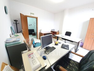 Ufficio in Affitto in Via La Spezia a Ladispoli