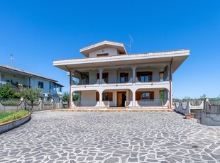 Villa 15 locali di 726 m² in Corropoli