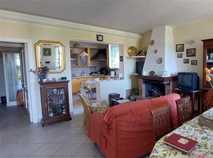 Villa a schiera in ottime condizioni in zona Cornacchiano a Civitella del Tronto
