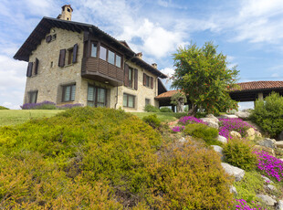 Villa con giardino a Fossano