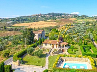 Villa con giardino a Volterra