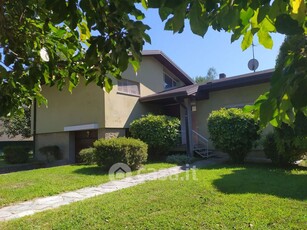 Villa in Affitto in Via Impiove 22 a Sesto Calende