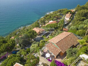 Villa vista mare a Cervo