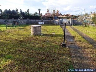 Ville, villette, terratetti Montignoso cucina: Cucinotto,