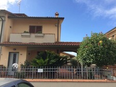 Casa Indipendente in in vendita da privato a Prato via Argine del Fosso, 6E