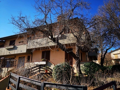 Villa con terrazzo a Torrita di Siena