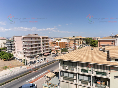 Appartamento da ristrutturare, Siracusa pizzuta scala greca