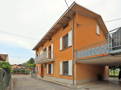 Villa con terrazzo, Reggio Emilia pratofontana