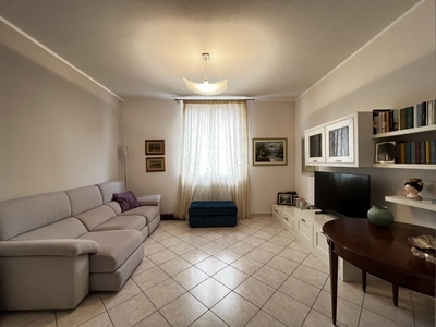 Appartamento a Livorno, 5 locali, 1 bagno, 80 m², 2° piano, ascensore