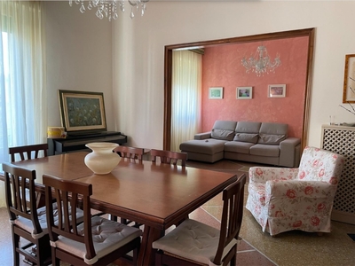 Appartamento a Livorno, 6 locali, 2 bagni, 150 m², 2° piano, ascensore