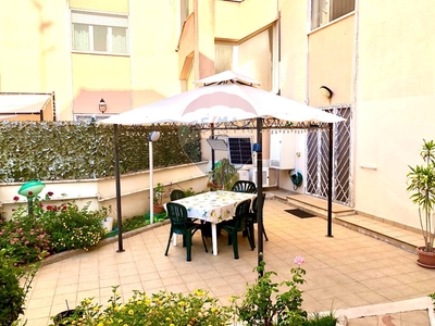 Appartamento in Via delle Chiuse, Terracina, 5 locali, 2 bagni, 100 m²