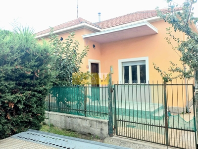 Casa indipendente da ristrutturare, Alba Adriatica zona mare