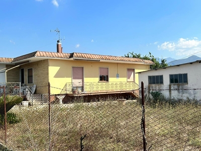 Casa indipendente in Gialla, Cisterna di Latina, 3 locali, 1 bagno