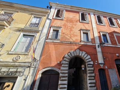 Palazzo in Via umberto Primo, Priverno, 6 locali, 3 bagni, con box