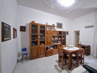 Quadrilocale a Livorno, 1 bagno, arredato, 80 m², 3° piano in vendita