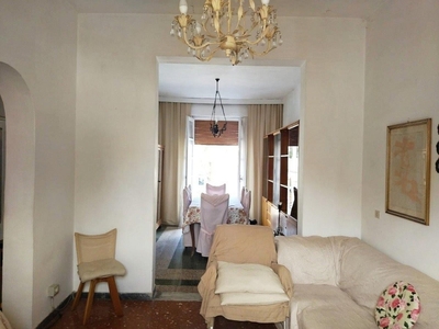 Quadrilocale a Massa, 1 bagno, 80 m², 1° piano, da ristrutturare