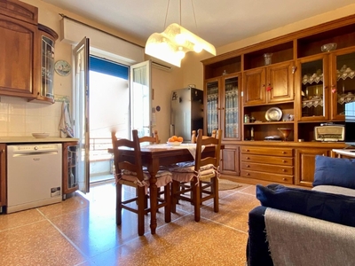 Trilocale a Pisa, 1 bagno, 81 m², 3° piano, buono stato in vendita