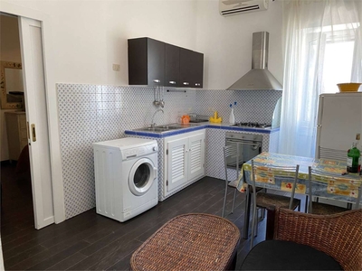 Trilocale a Ponza, 1 bagno, 65 m², riscaldamento autonomo in vendita