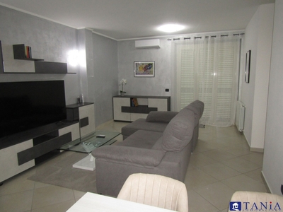 Trilocale in VIA partaccia, Massa, 1 bagno, posto auto, 70 m²