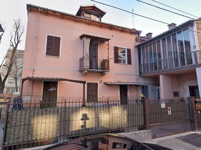 Vendesi terratetto in zona San Pietro