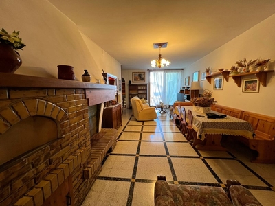 Appartamento in Vendita a Fermo, zona Piazza del Popolo, 240'000€, 190 m²