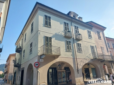 Appartamento in Via Borla, Chivasso, 5 locali, 4 bagni, 190 m²