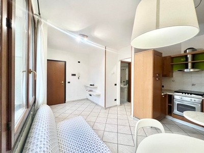 Bilocale a La Spezia, 1 bagno, posto auto, arredato, 43 m², ascensore