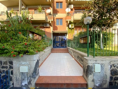 Casa a Catania in Barriera-Via Leucatia , Barriera