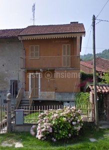 Casa indipendente con giardino a Lauriano