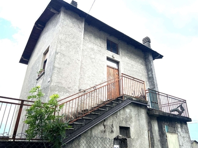 Casa indipendente in Frazione Triangia, Sondrio, 4 locali, 1 bagno