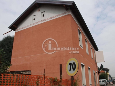 Casa Indipendente in Vendita a Monza, zona Sant'Alessandro, 285'000€, 185 m²