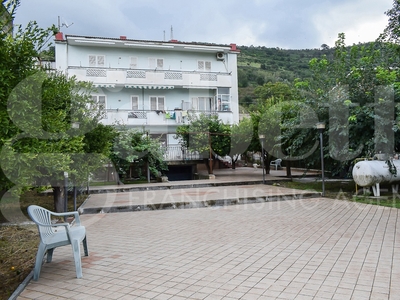 Quadrilocale in Fiano, Nocera Inferiore, 2 bagni, giardino privato