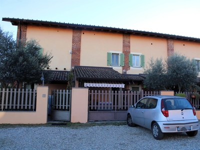 Villa a schiera in Via Case Sparse snc, Prarolo, 3 locali, 3 bagni