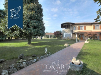 Villa di 600 mq in vendita Chiari, Italia